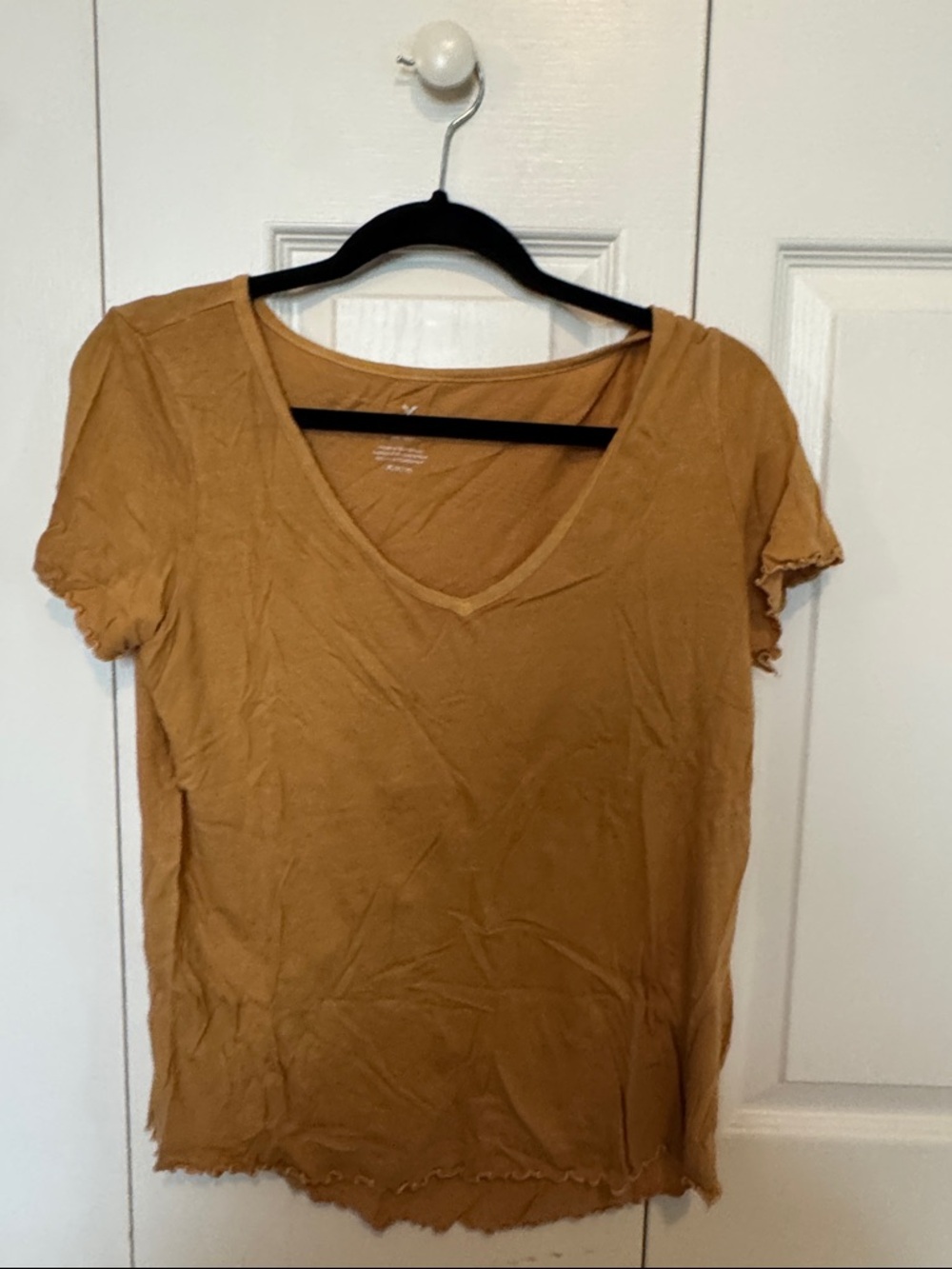 American Eagle Medium Women's V-Neck Short Sleeve Top in Mustard ruffle trim